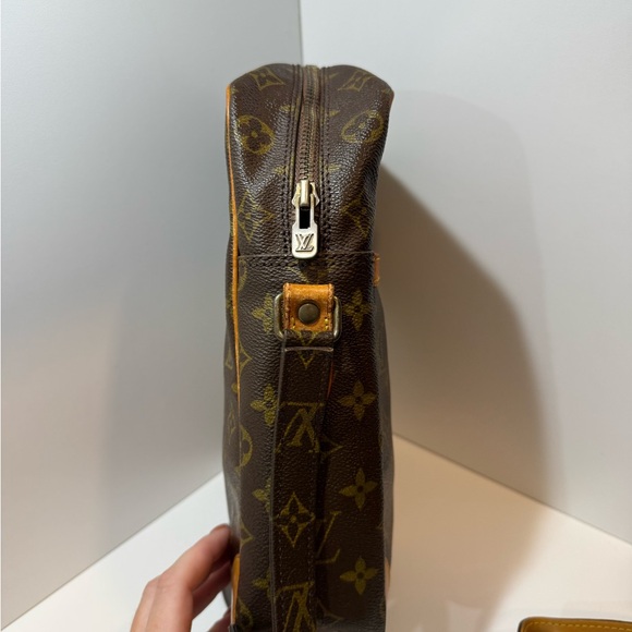 Louis Vuitton Monogram Marceau Messenger Bag - Picture 4 of 10